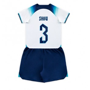 England Luke Shaw #3 babykläder Hemmatröja barn VM 2022 Korta ärmar (+ Korta byxor)
